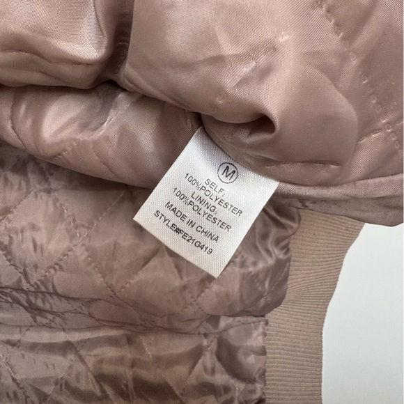 NWOT Altar’d State faux fur drawstring zip up jacket - tan - size medium - Picture 10 of 10